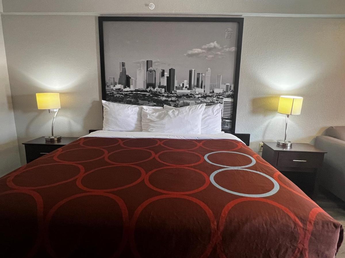 Super 8 By Wyndham Mont Belvieu - Baytown East Otel Dış mekan fotoğraf